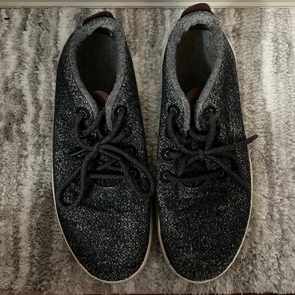 Allbirds black and grey wool tennis shoes